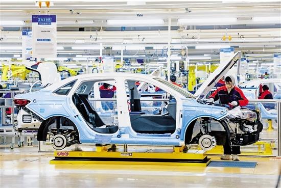 制造業智能化升級路徑：從數字化車間到智能工廠的全方位轉型策略